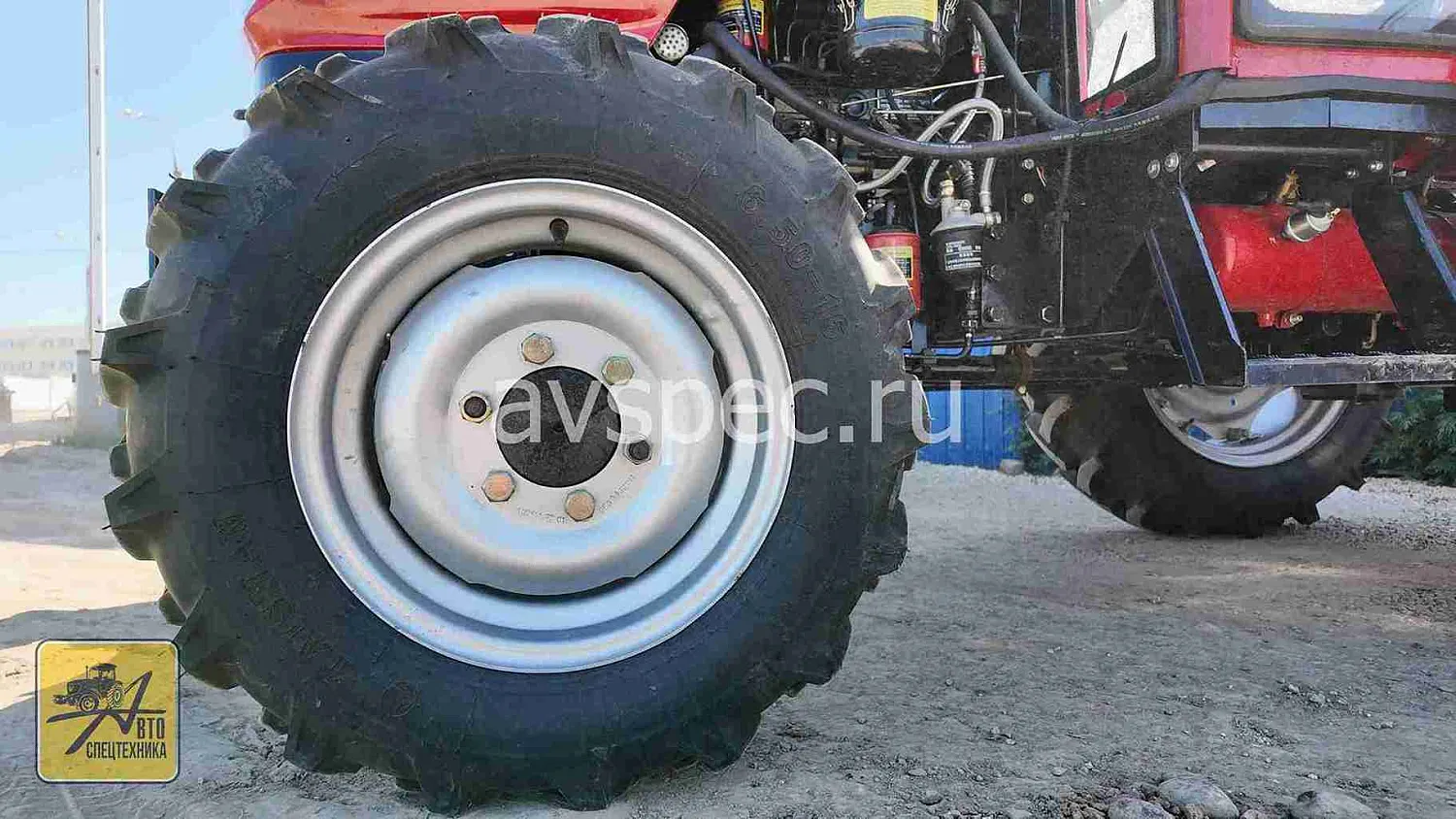 Горячее предложение на трактор Dongfeng DF-244 с кабиной